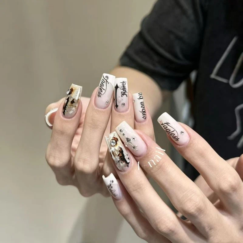 แผ่นปั๊มลายตัวอักษรภาษาอังกฤษล - Nail Art Stamping Kit บทวิจารณ์และราคา